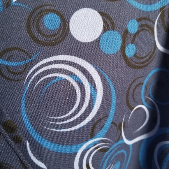 Scrub Tops Butterfly and Geometric Shapes 2XL - Picture 12 of 12